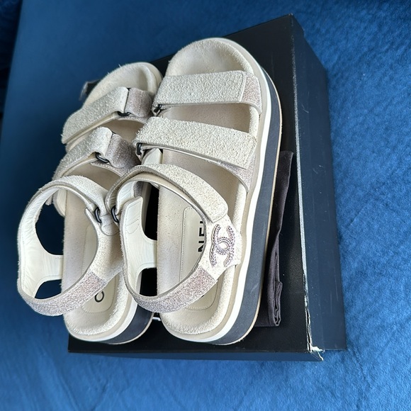 CHANEL 2022 Interlocking CC Ivory and Black Dad Suede Sandals Size 40 - Picture 3 of 12